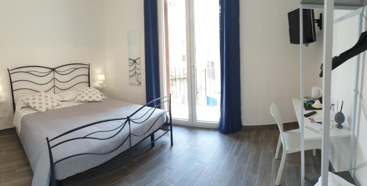 ホテル Residenza Tarzana パレルモ エクステリア 写真