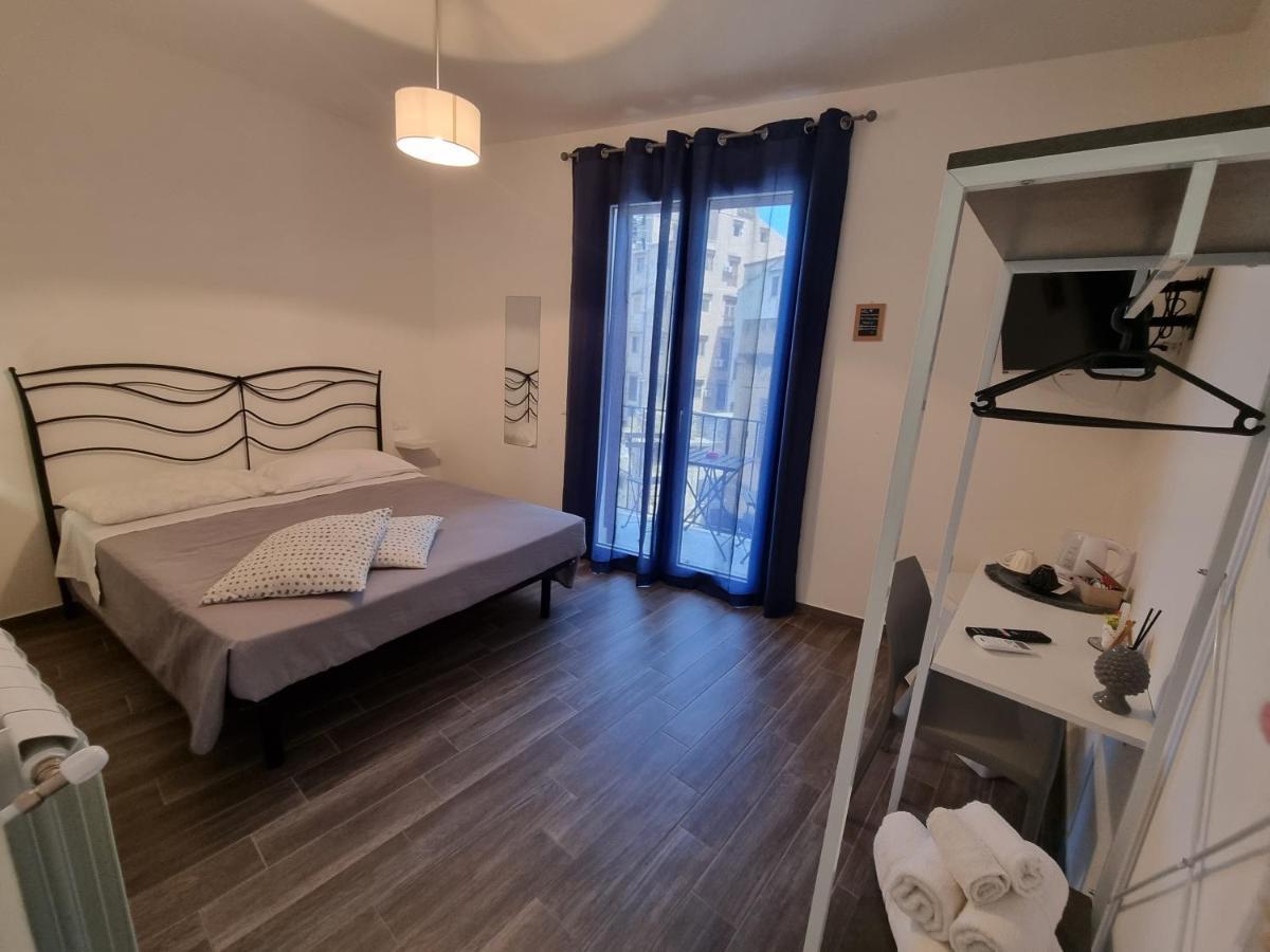 ホテル Residenza Tarzana パレルモ エクステリア 写真
