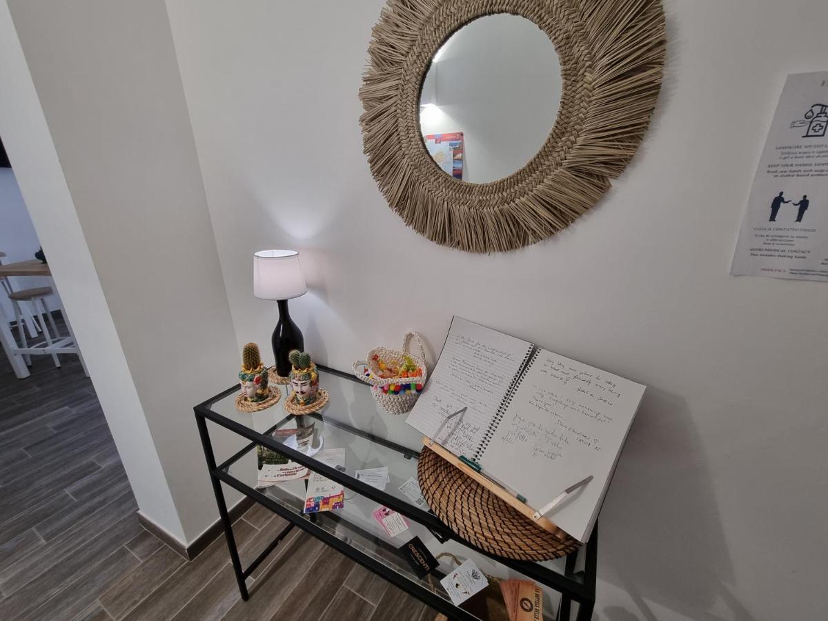 ホテル Residenza Tarzana パレルモ エクステリア 写真