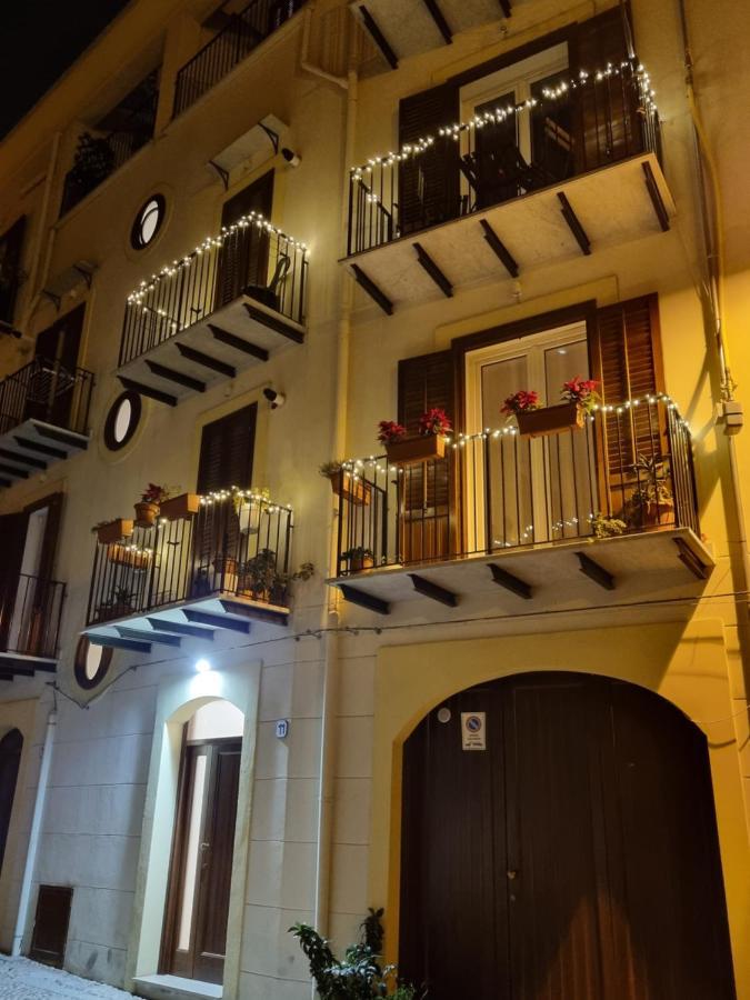 ホテル Residenza Tarzana パレルモ エクステリア 写真